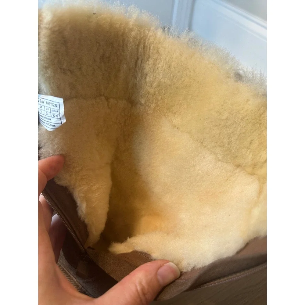UGG Maddi Boots youth‎ Brown Suede Sherpa Lined Zip Up Size 3
